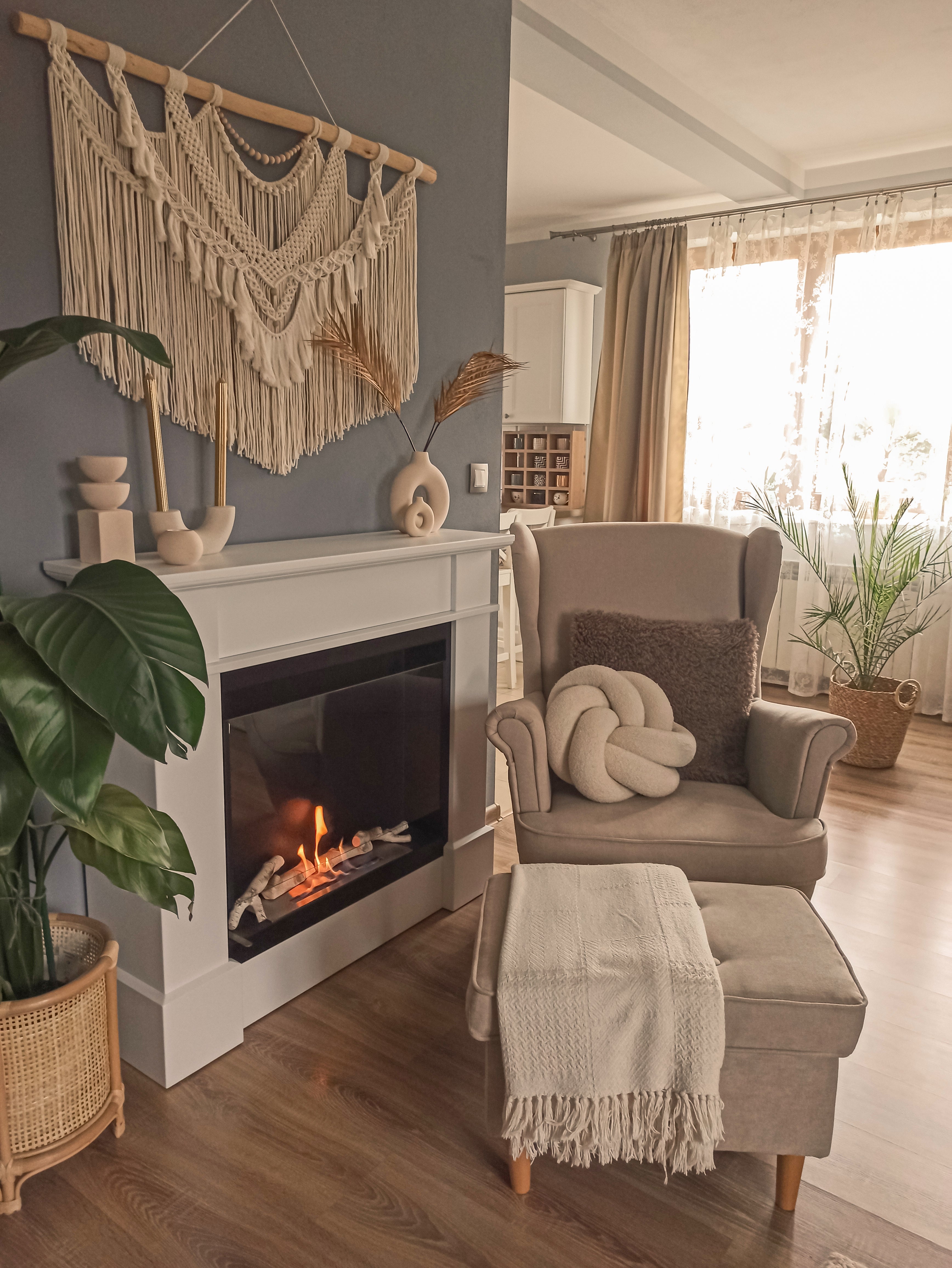 Campo24 Ethanol Fireplace Paula Bioethanol Fireplace Freestanding Unit – Decorative Fireplace for Indoors, Modern Design, Odorless, Safe &amp; Environmentally Friendly