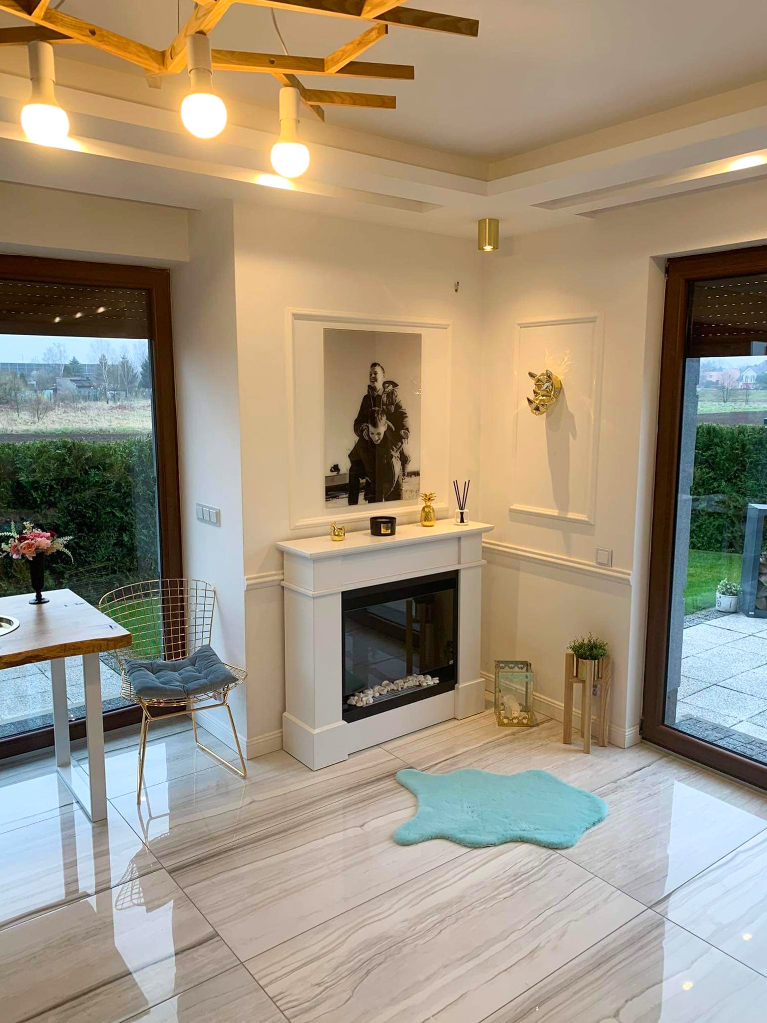 Campo24 Ethanol Fireplace Paula Bioethanol Fireplace Freestanding Unit – Decorative Fireplace for Indoors, Modern Design, Odorless, Safe &amp; Environmentally Friendly